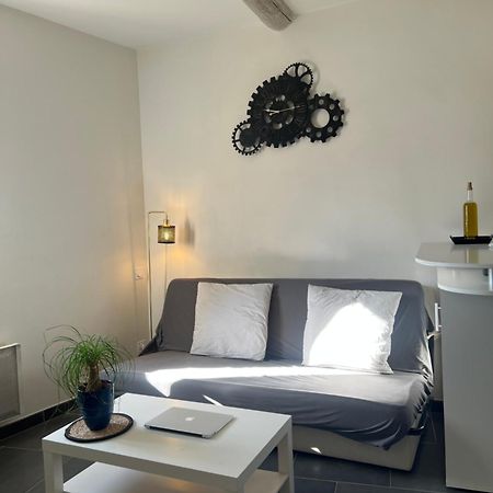 Cosy Studio Hyper Centre Avec Kitchenette & Climatisation كارْبُنْترا المظهر الخارجي الصورة
