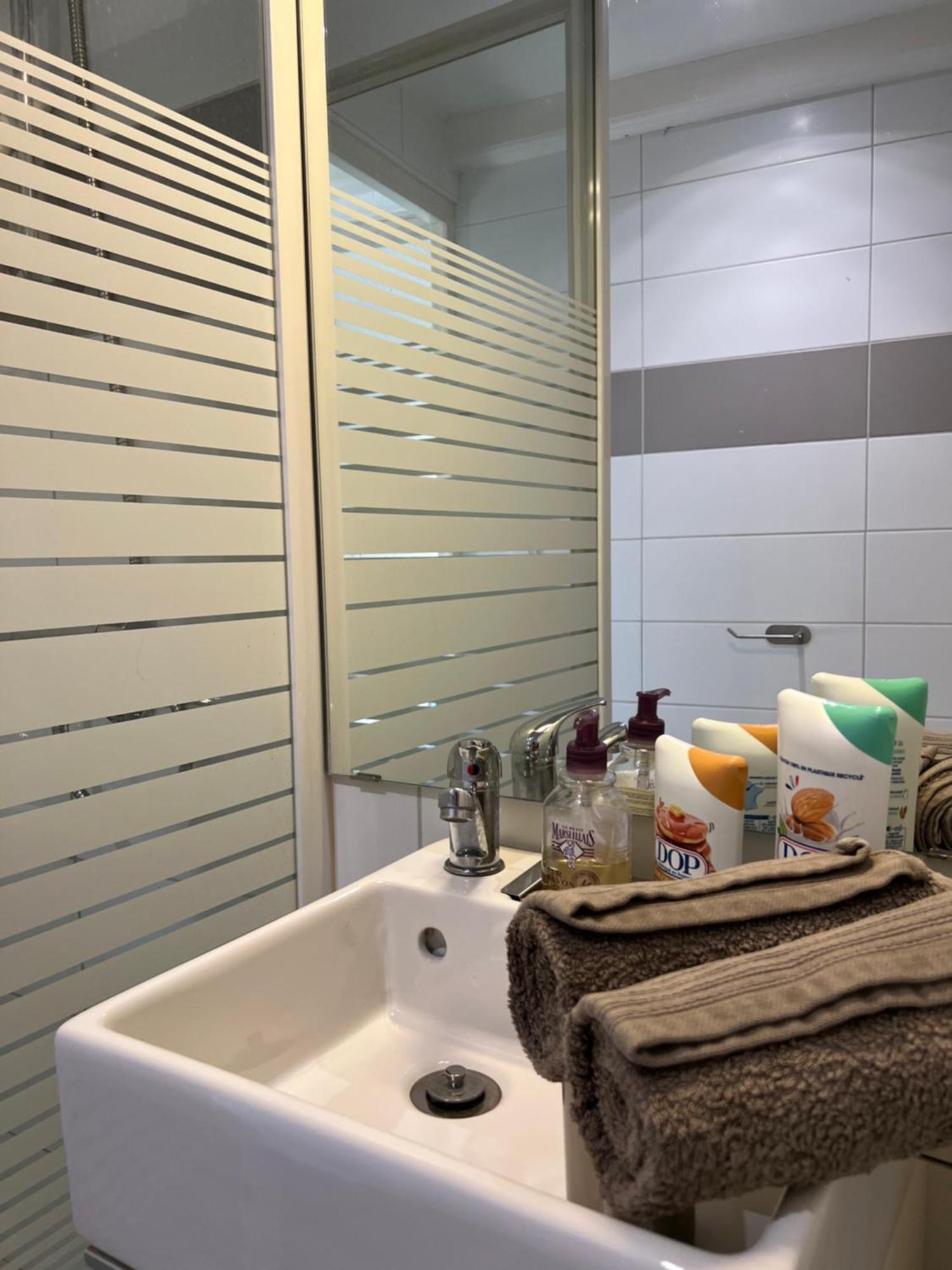 Cosy Studio Hyper Centre Avec Kitchenette & Climatisation كارْبُنْترا المظهر الخارجي الصورة